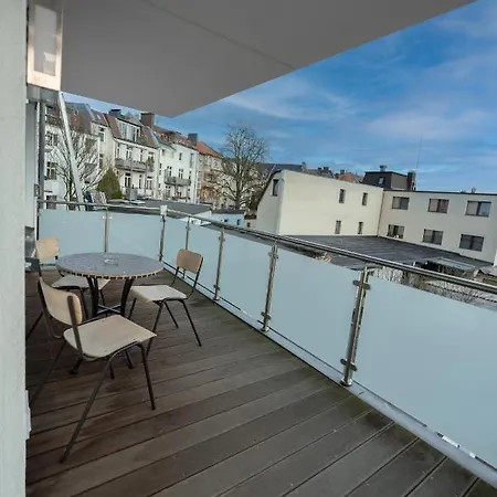-Zentrale Wohnung-Balkon-Desingerkueche- Bielefeld Exterior foto