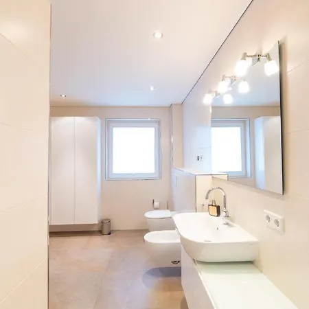 -Zentrale Wohnung-Balkon-Desingerkueche- Bielefeld Exterior foto