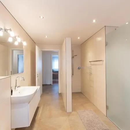 -Zentrale Wohnung-Balkon-Desingerkueche- Bielefeld Exterior foto
