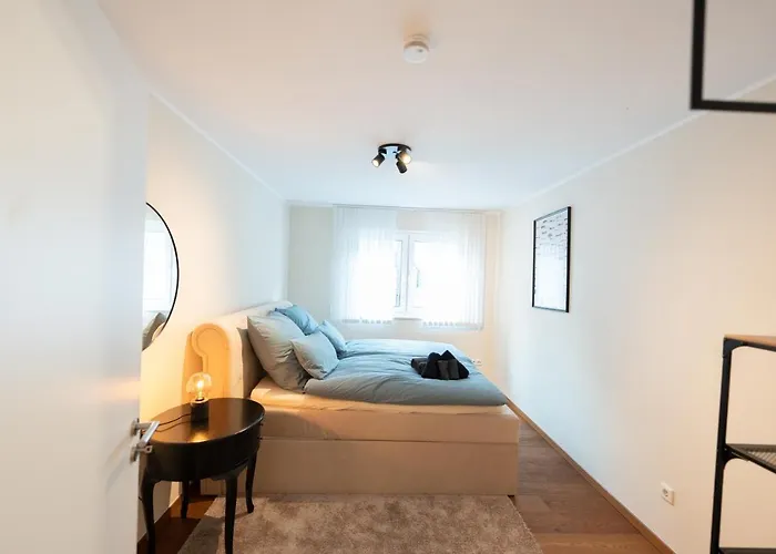 -Zentrale Wohnung-Balkon-Desingerkueche-